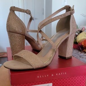 Kelly and Katie Paloona Sandal - Size 9 Color - Lt Peach Microsuede